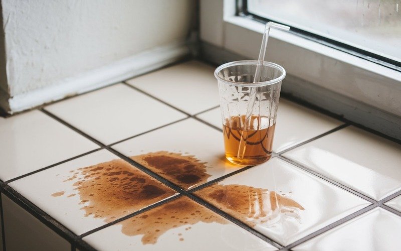 What's the Best Way to Remove Stains from Tile Surfaces